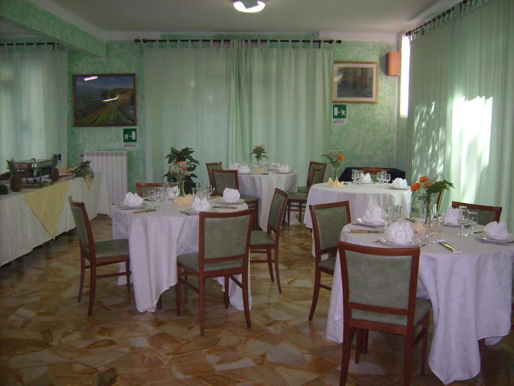 Hotel Arco Del Sole Lavagna Bagian luar foto