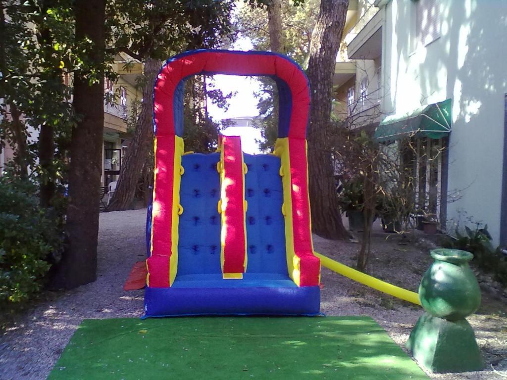 Hotel Arco Del Sole Lavagna Bagian luar foto