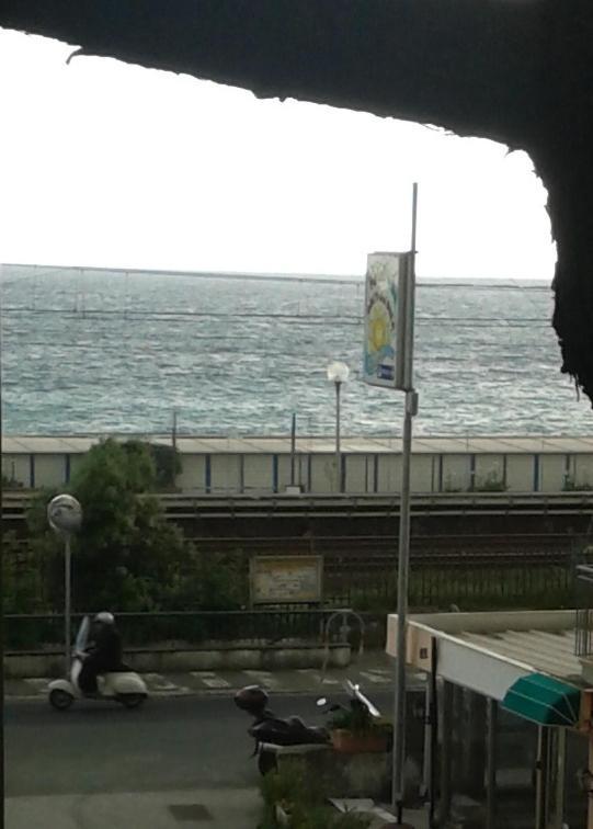 Hotel Arco Del Sole Lavagna Bagian luar foto